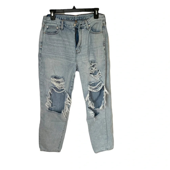 AE MOM JEANS LIGHT WASH - Picture 1 of 2